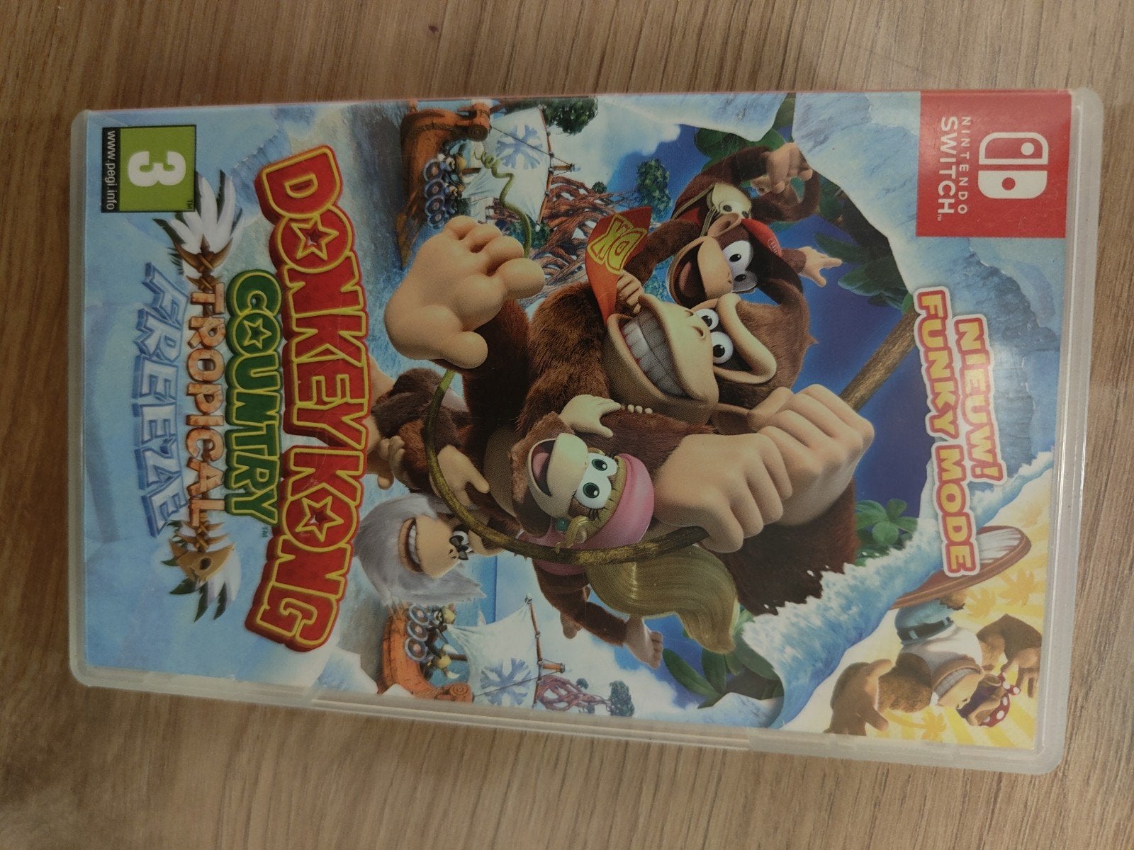 Donkey Kong Country Tropical Freeze Nintendo Switch, Spelcomputers en Games, Ophalen of Verzenden, Zo goed als nieuw, Met games
