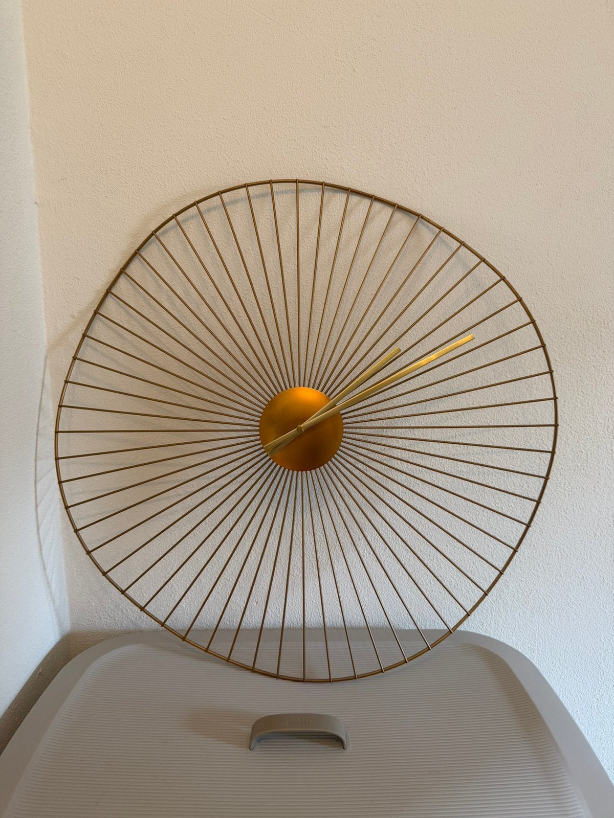Gouden wandklok - 60 cm, Ophalen, Zo goed als nieuw, Wandklok