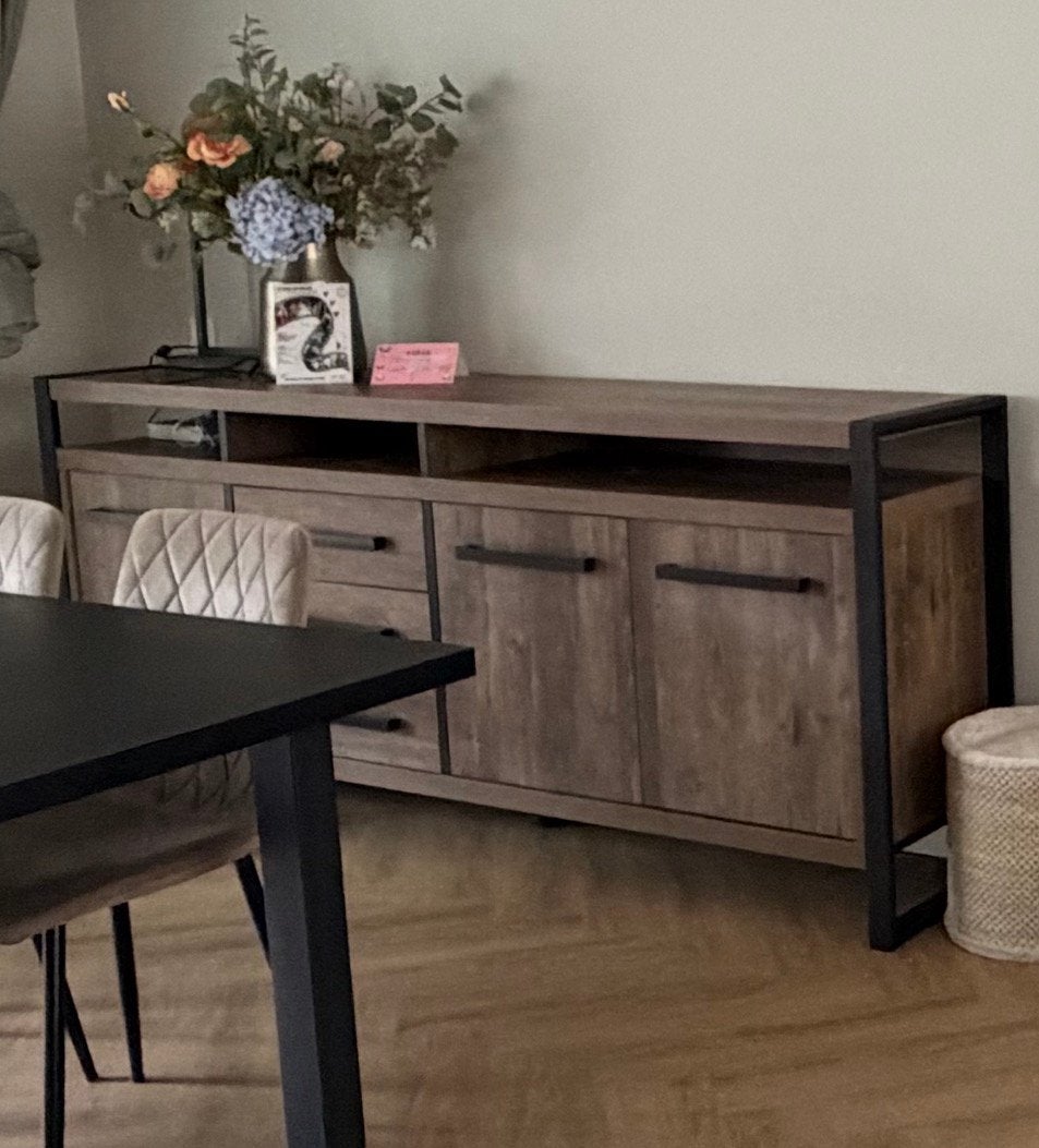 Modern/ industrieel grote dressoir en salontafel, Ophalen, Overige materialen, Met deur(en), Zo goed als nieuw