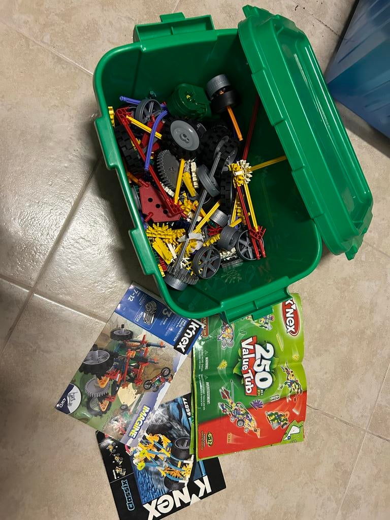 Grote partij K'nex losse onderdelen in opbergbox, Ophalen of Verzenden, Gebruikt, K'nex