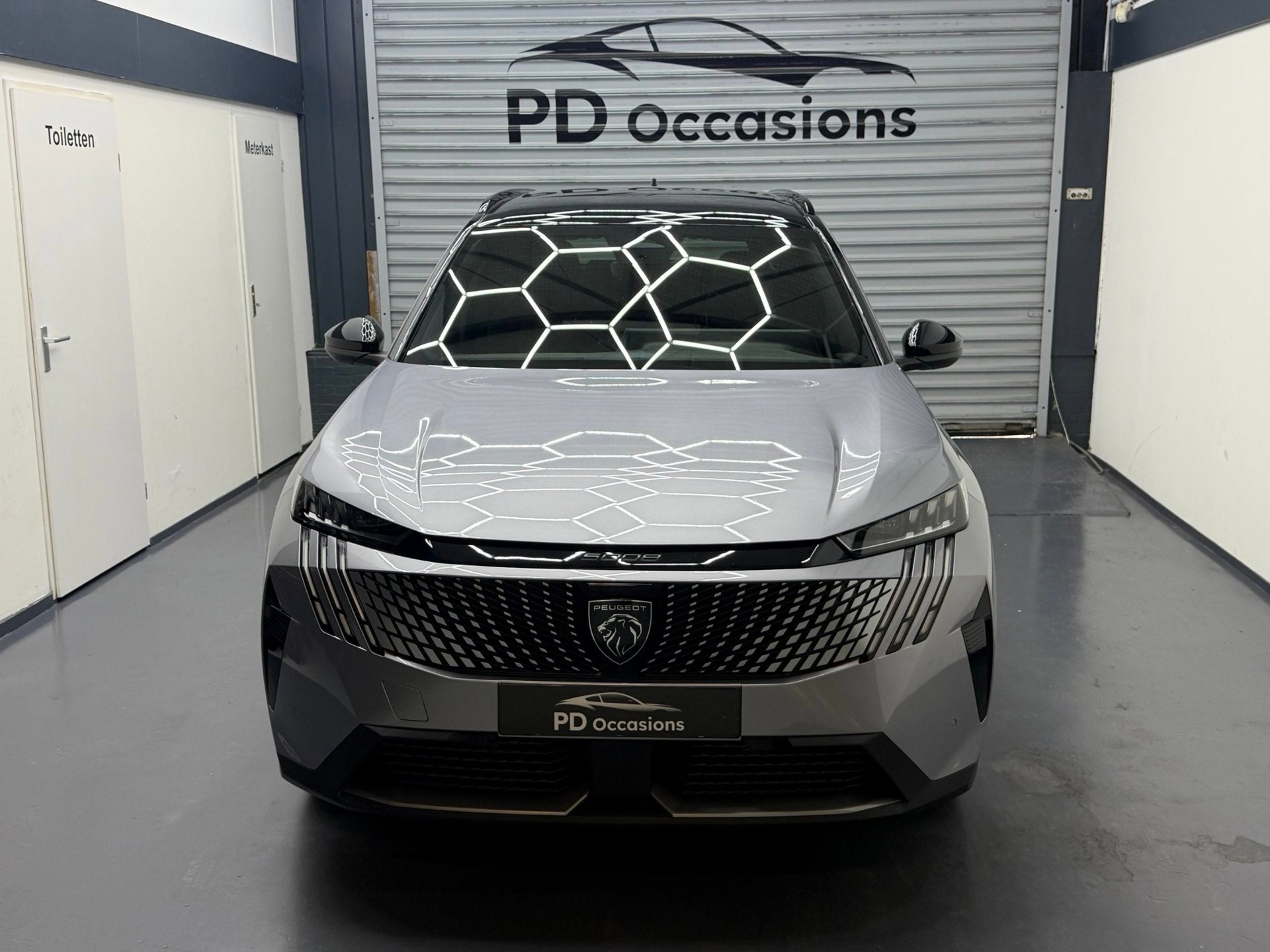 Peugeot 5008 1.2 Hybrid 145 GT Executive - 7P - Demo - Massa, Auto's, Zwart, 1199 cc, 7 stoelen, Origineel Nederlands