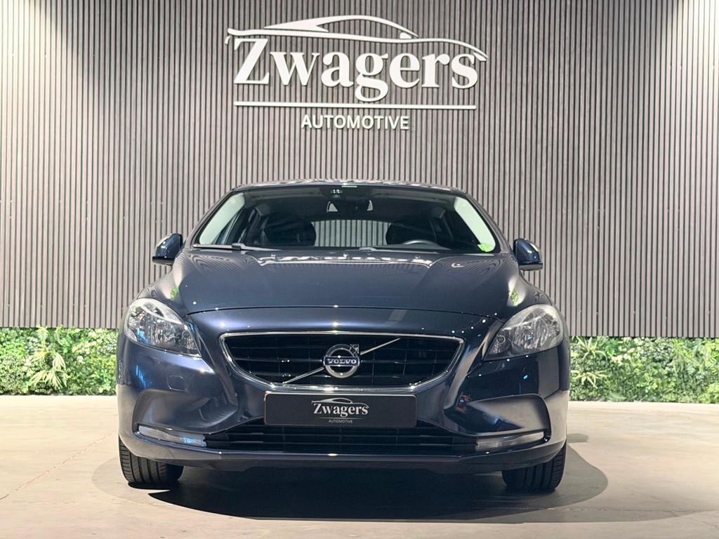 Volvo V40 1.6 T4 Momentum | Navi | Cruise | Trekhaak | Garan, Auto's, Volvo, Voorwielaandrijving, Stof, Gebruikt, 4 cilinders