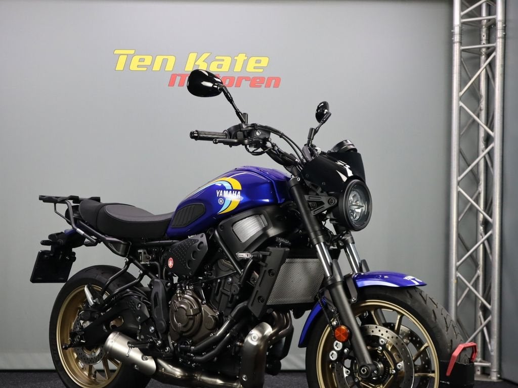 Yamaha XSR 700, Bedrijf, Naked bike