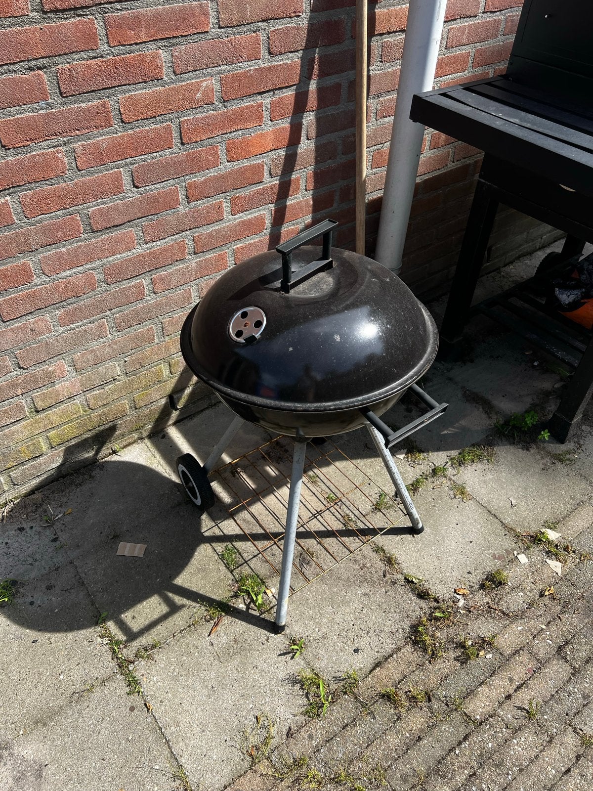 Compacte houtskool barbecue met wielen, Ophalen, Gebruikt