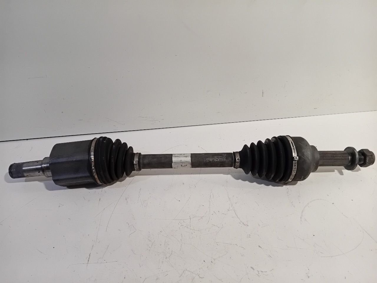 Aandrijfas links voor Ford Transit, Onderdelen@venauto.nl, Van der Ven Autorecycling B.V., Gebruikt, Ettenseweg 76, 4706 PB Roosendaal, The Netherlands