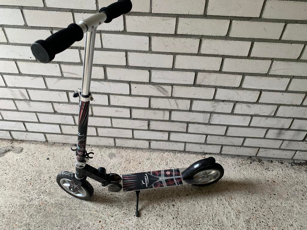 Hornet step, Fietsen en Brommers, Ophalen, Zo goed als nieuw, Gewone step