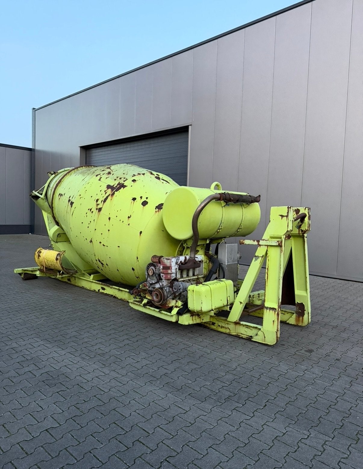 Betonmixer met haakarm slede, Ophalen of Verzenden