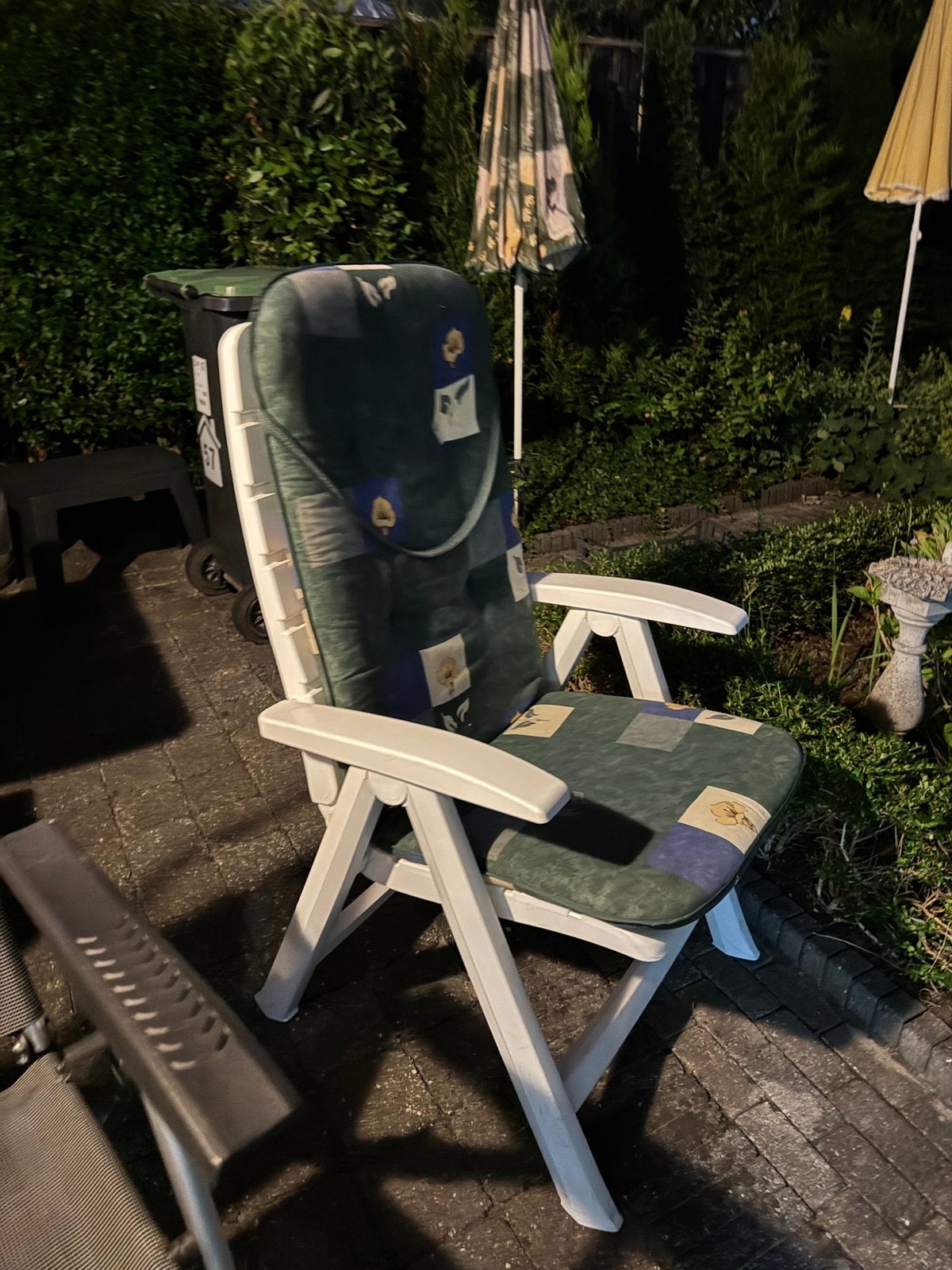 Hartmann tuinstoel + kussen, Ophalen, Zo goed als nieuw, Kunststof
