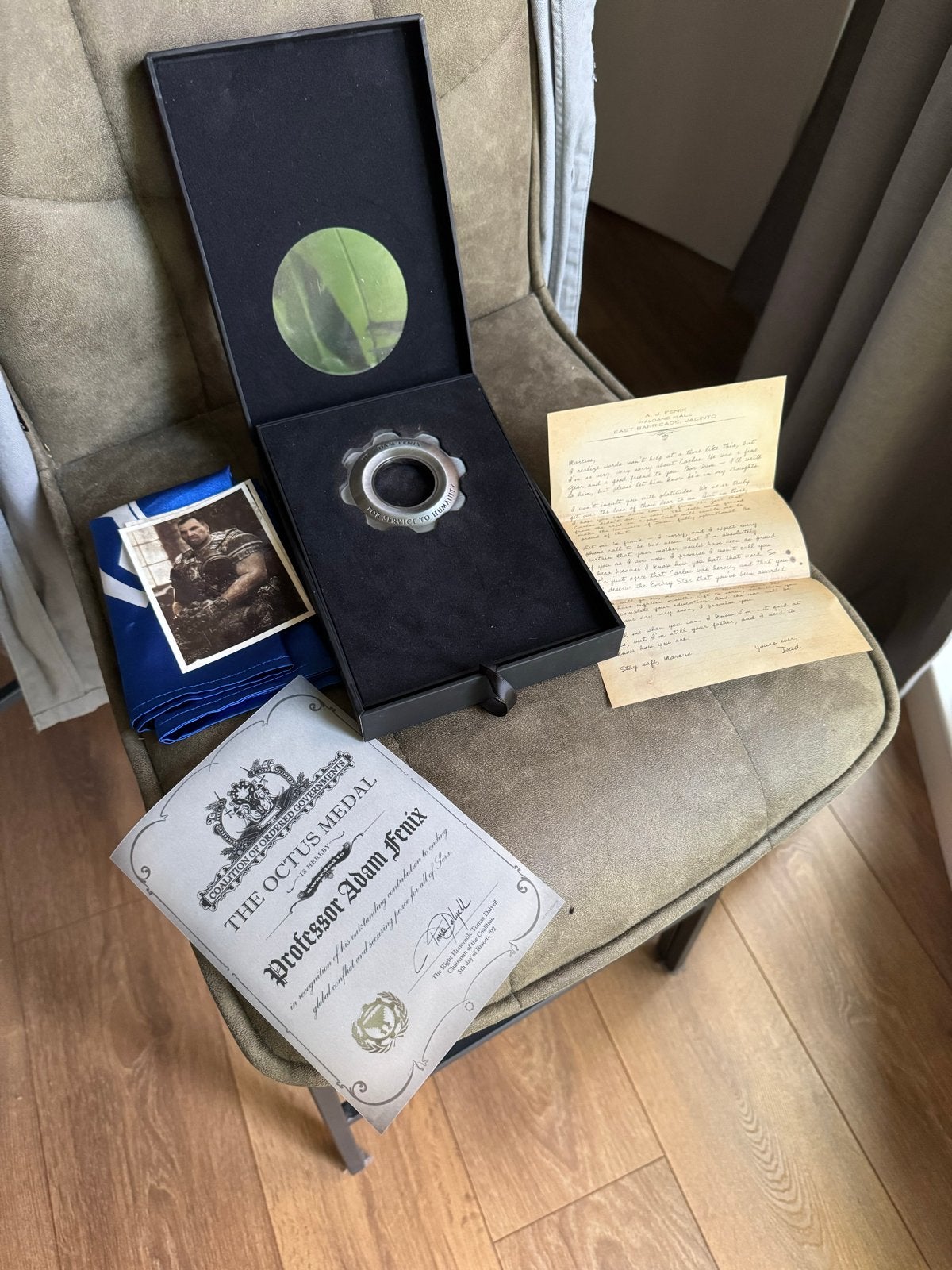 Gears of War 3 Epic Edition Octus Medal Replica, Ophalen of Verzenden, Zo goed als nieuw