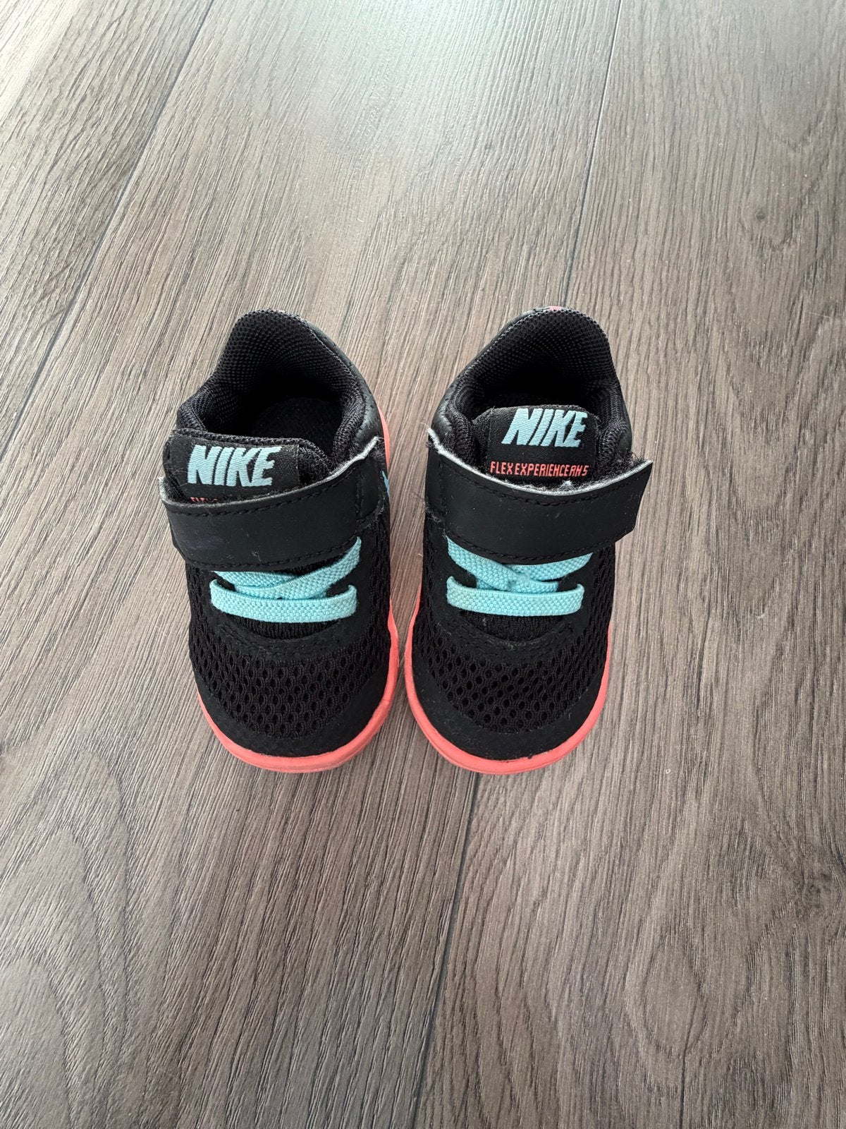 Nike Flex Experience RN 5 baby schoentjes maat 18.5, Kinderen en Baby's, Babykleding | Schoentjes en Sokjes, Ophalen of Verzenden