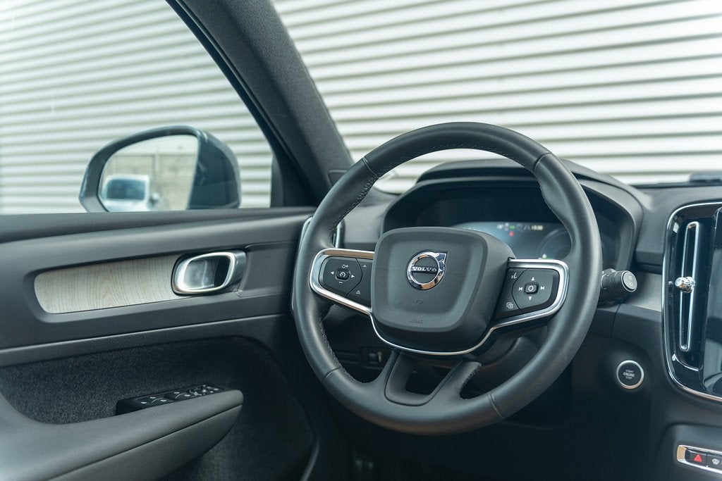 Volvo XC40 T4 Aut. Plug-in Hybrid Inscription Panoramadak Le, Blauw, Leder, Hybride Elektrisch/Benzine, 3 cilinders