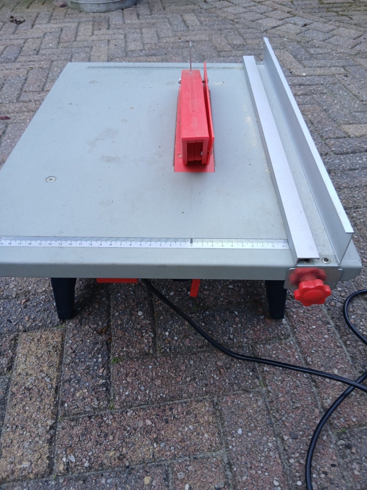 Top Craft TZB-205/720 Elektrische Cirkelzaagtafel, Gebruikt, Cirkelzaag, 600 tot 1200 watt, Ophalen of Verzenden