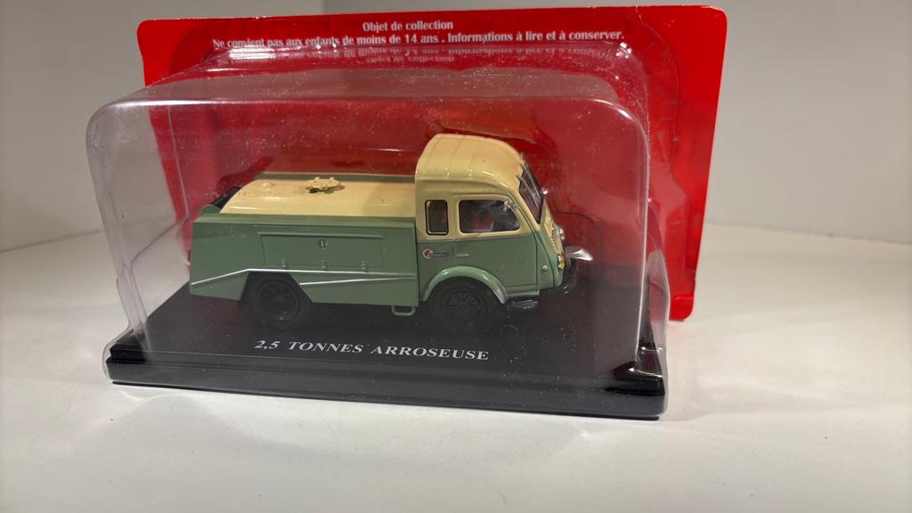 2.5 tonnes arroseuse hachette 1.43, Hobby en Vrije tijd, Overige merken, Auto, Ophalen of Verzenden, A