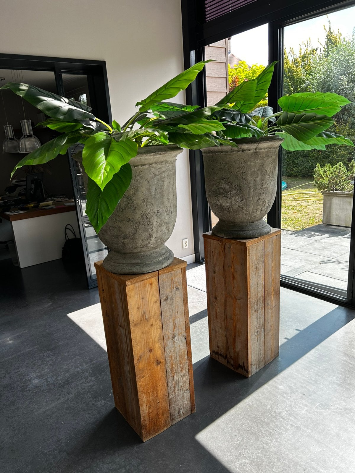 Grote grijze plantenpotten voor binnen of buiten, Huis en Inrichting, Ophalen, Zo goed als nieuw