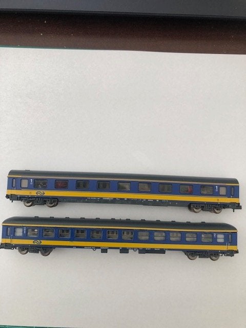 2 stuks IC wagons van ARNOLD met verlichting (lot 1), Hobby en Vrije tijd, Arnold, Gebruikt, Gelijkstroom, Analoog