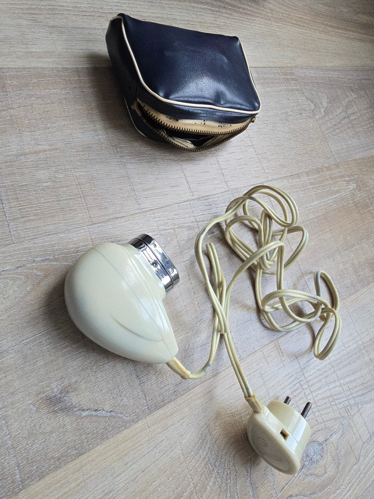 Begin 50S Ivoorkleurig Philips bakeliet scheerapparaat €15!, Antiek en Kunst, Ophalen of Verzenden