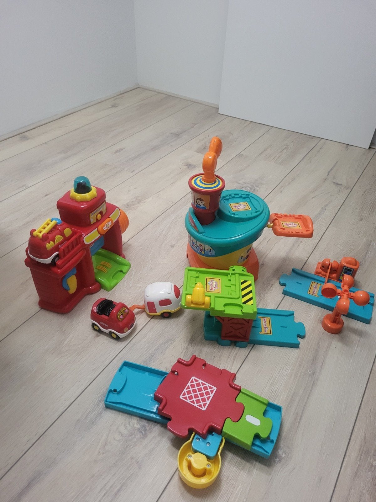 VTech Toet Toet Auto's - Grote set met veel losse tegels, Kinderen en Baby's, Speelgoed | Bouwstenen, Ophalen, Gebruikt, Overige merken