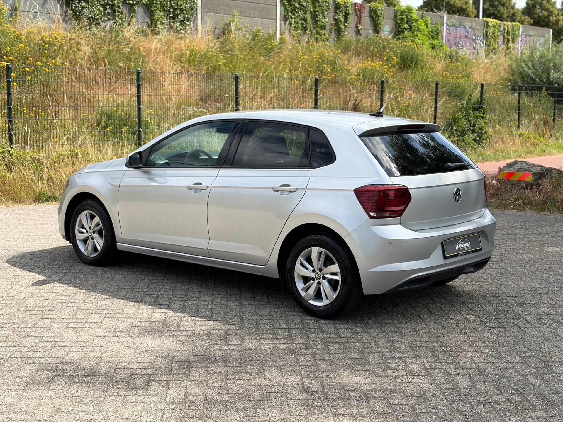 Volkswagen Polo 1.0 TSI High Line DSG I CAMERA I UNIEKE KM S, Gebruikt, 95 pk, Origineel Nederlands, Bedrijf