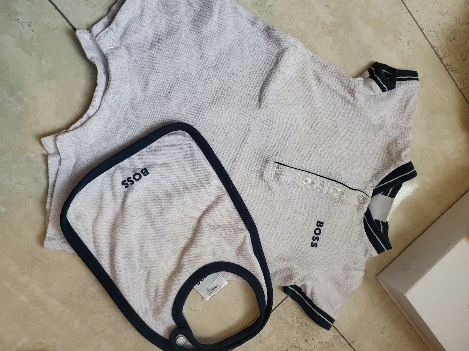 hugo BOSS Baby Set: Romper en Slab - Zo goed als nieuw, Ophalen of Verzenden, Zo goed als nieuw, BOSS, Jongetje of Meisje