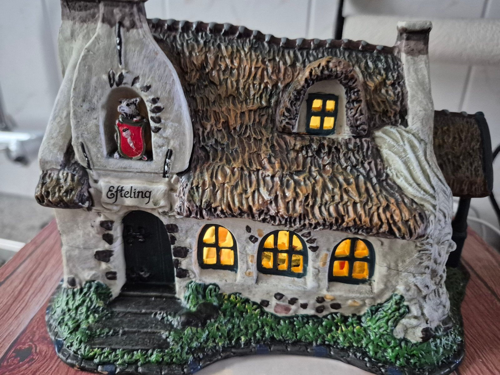 Het mooie huis van luville efteling huis van de 7 Geitjes, Ophalen of Verzenden, Zo goed als nieuw, Beeldje of Poppetje