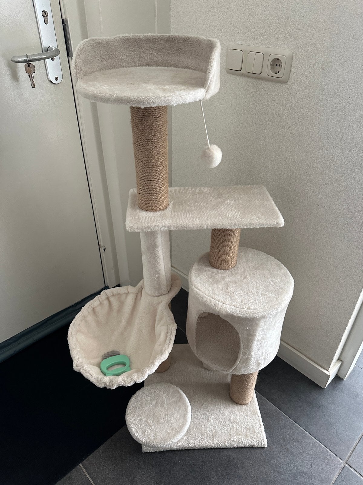 Katten krabpaal / hotel, Ophalen, Zo goed als nieuw, Krabpaal