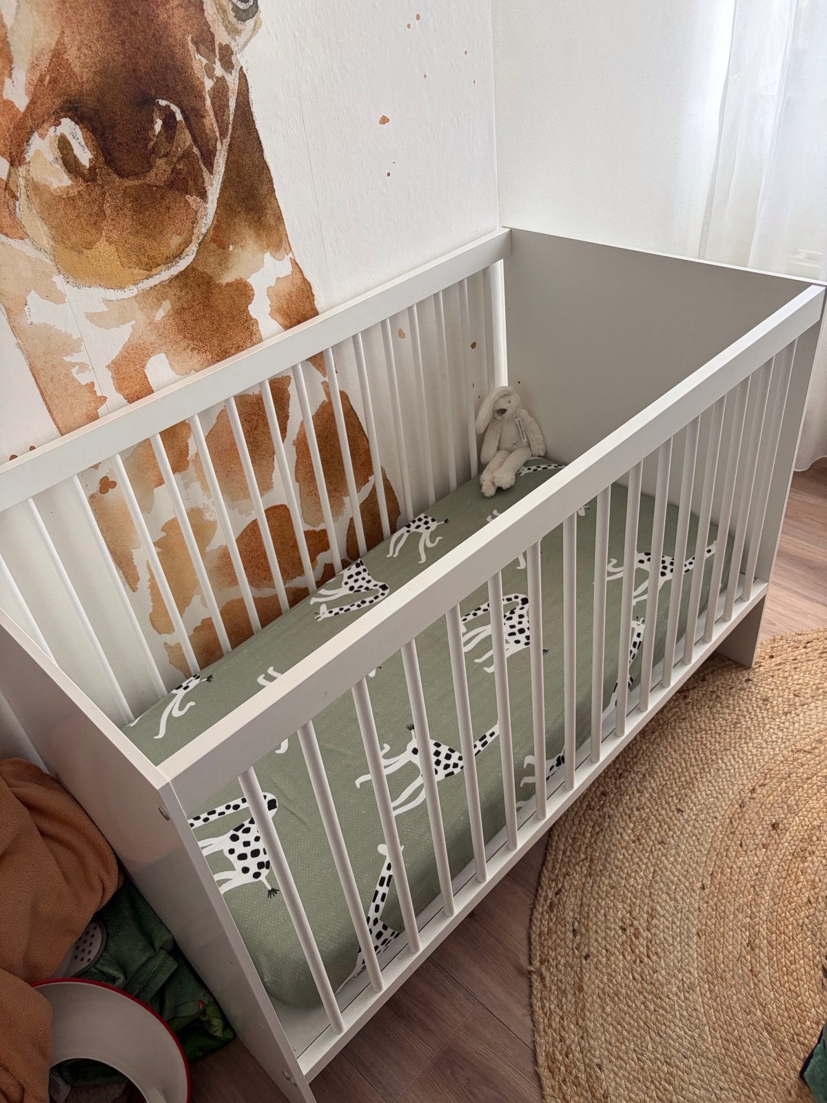 Wit babybedje met matras en bodem, Ophalen, 140 tot 160 cm, Zo goed als nieuw, Matras
