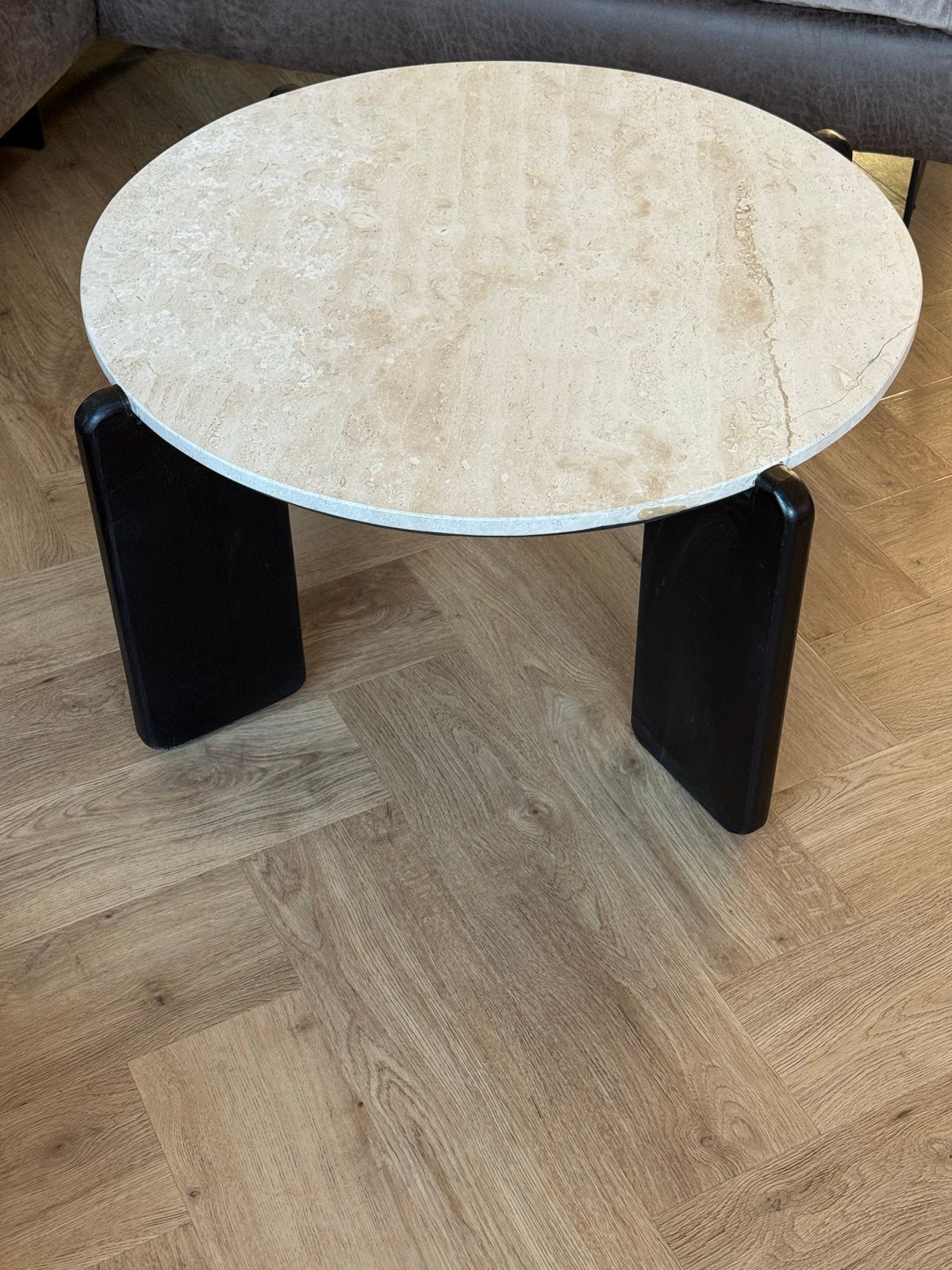 Ronde salontafel marmer blad 71.5cm en zwarte poten, Ophalen, Rond, 55 tot 75 cm, Zo goed als nieuw