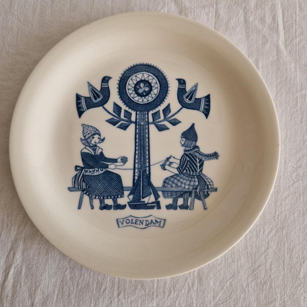 Royal Sphinx bordje met opdruk "VOLENDAM" en kinderen #227, Huis en Inrichting, Keuken | Servies, Gebruikt, Ophalen of Verzenden