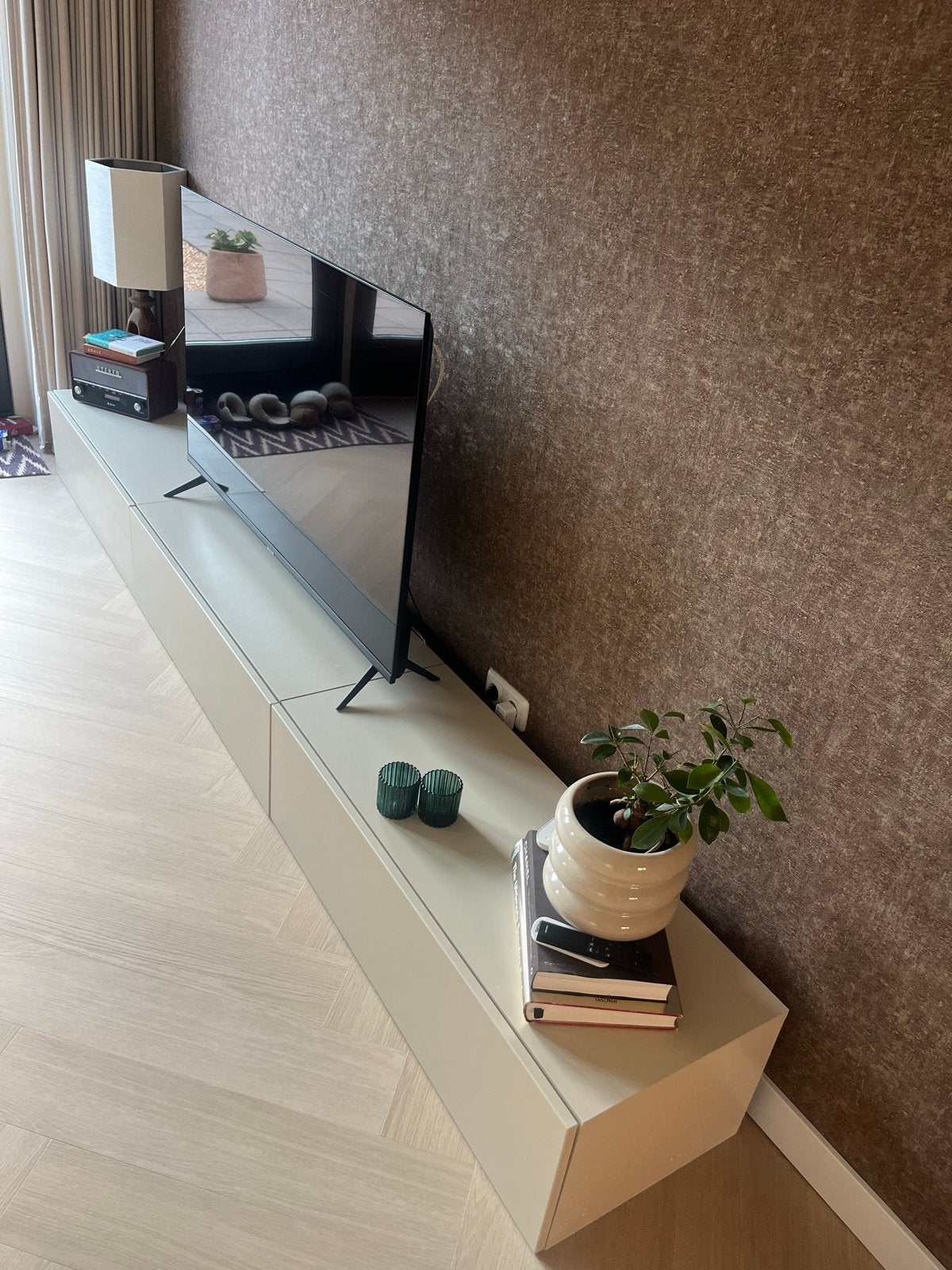 Beige tv-meubel, Huis en Inrichting, Ophalen, Overige materialen, Zo goed als nieuw, 200 cm of meer