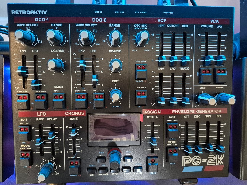 Retroaktiv PG-2K programmer (voor JX-3P/MKS-30), Overige aantallen, Zo goed als nieuw, Met midi-aansluiting, Ophalen