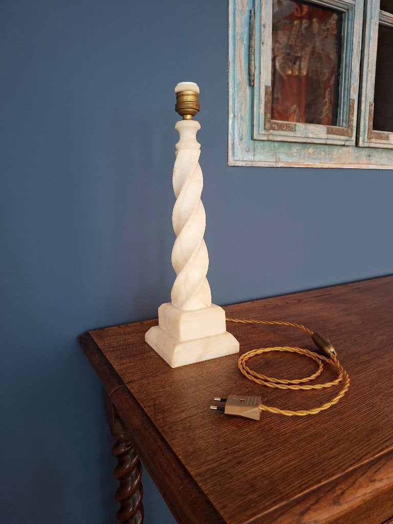 Vintage gedraaide lampvoet van albast, lamp, tafellamp, Gebruikt, Vintage, Wit, Schemerlamp