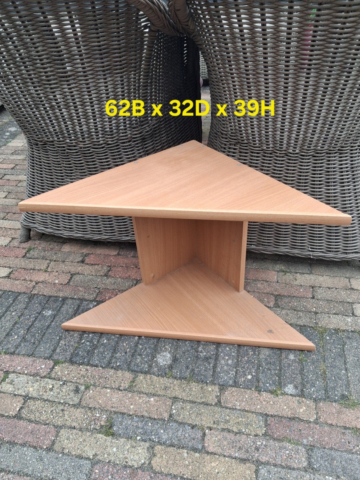 klein houten hoektafeltje hoekkastje tafeltje kastje, Ophalen, Minder dan 45 cm, Gebruikt, 55 tot 75 cm