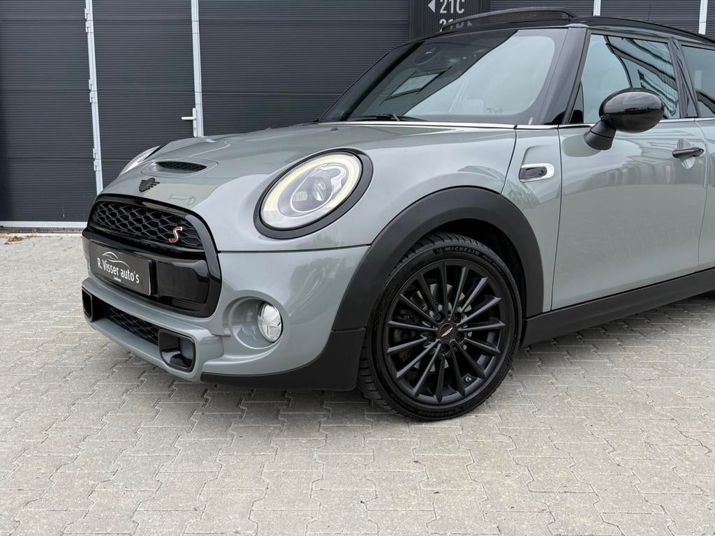 Mini Cooper S 2.0 2015 NAP!/Pano/Remus/Headup/Nardogrijs, Auto's, USB, Cooper S, Zilver of Grijs, 57 €/maand