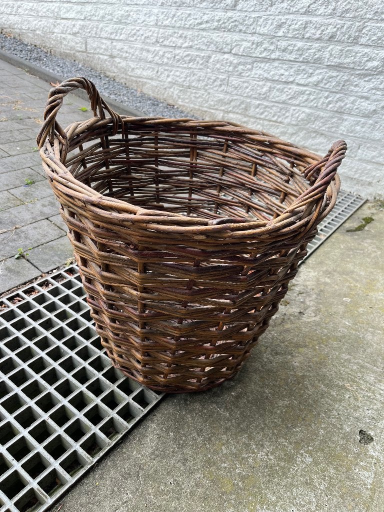 Boerenmand, Ophalen, Rond, Zo goed als nieuw, Met hengsel
