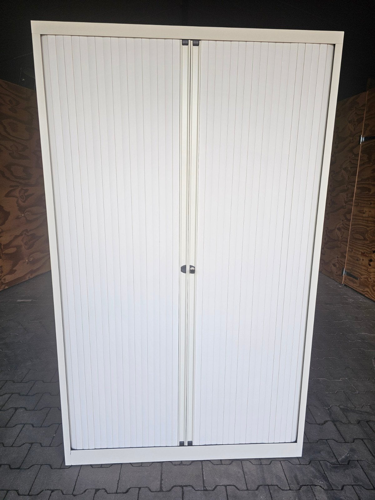 Mooie witte roldeurkast van Bisley, Huis en Inrichting, Kasten | Roldeurkasten en Archiefkasten, Ophalen, 100 tot 150 cm, Zo goed als nieuw