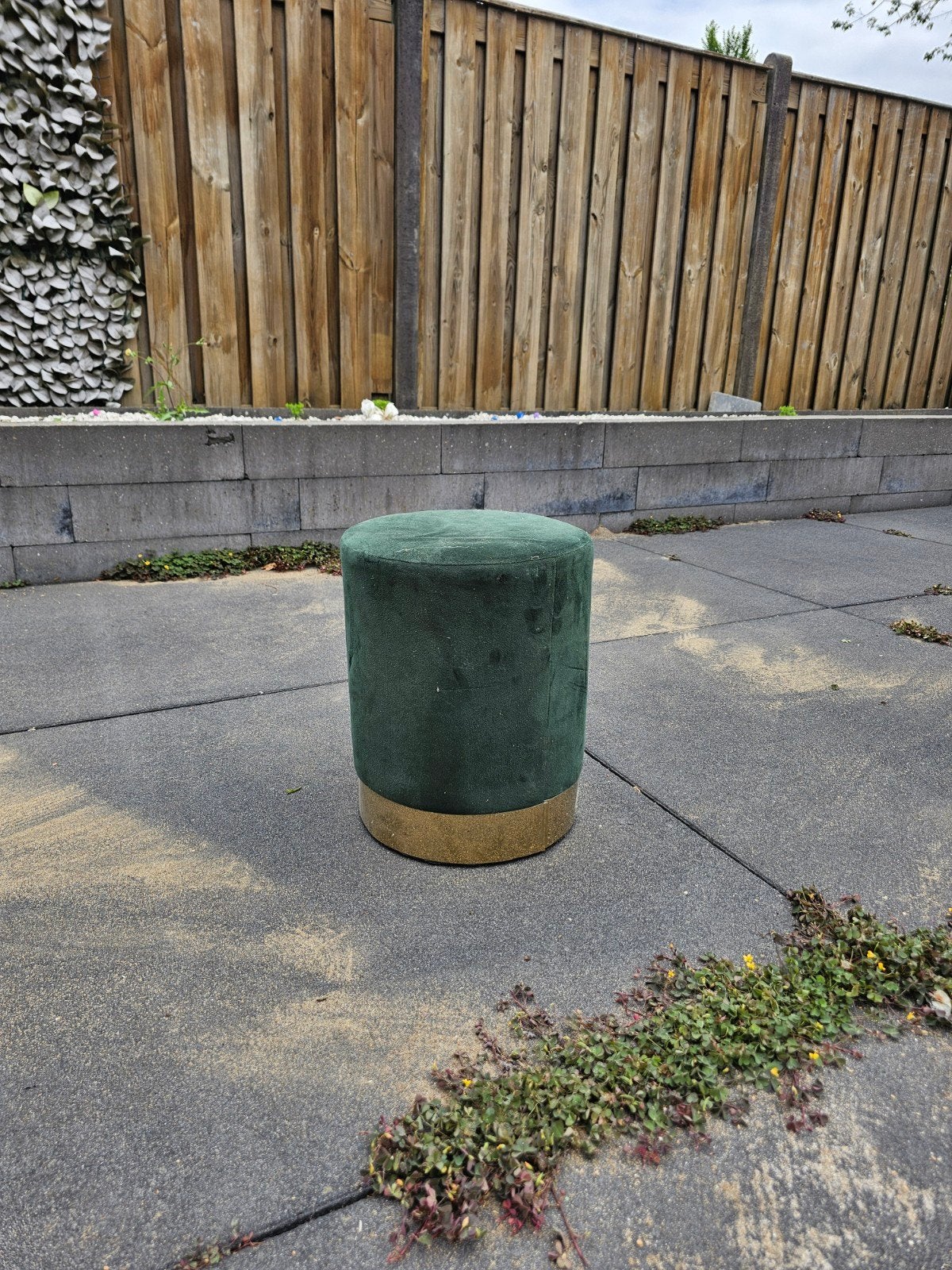 Groene fluwelen poef met gouden rand, Ophalen, Minder dan 50 cm, Gebruikt, Rond