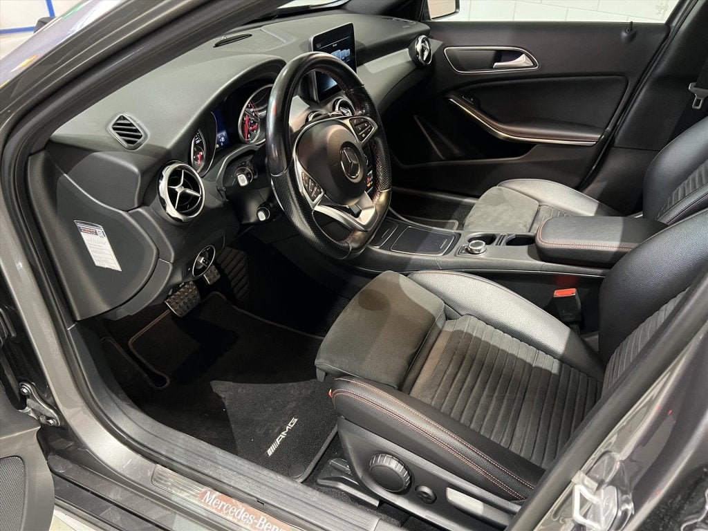 Mercedes GLA-Klasse 200 156pk AMG, 7G-DCT Panorama, Carplay,, Auto's, 715 kg, 1595 cc, Bedrijf, 1335 kg