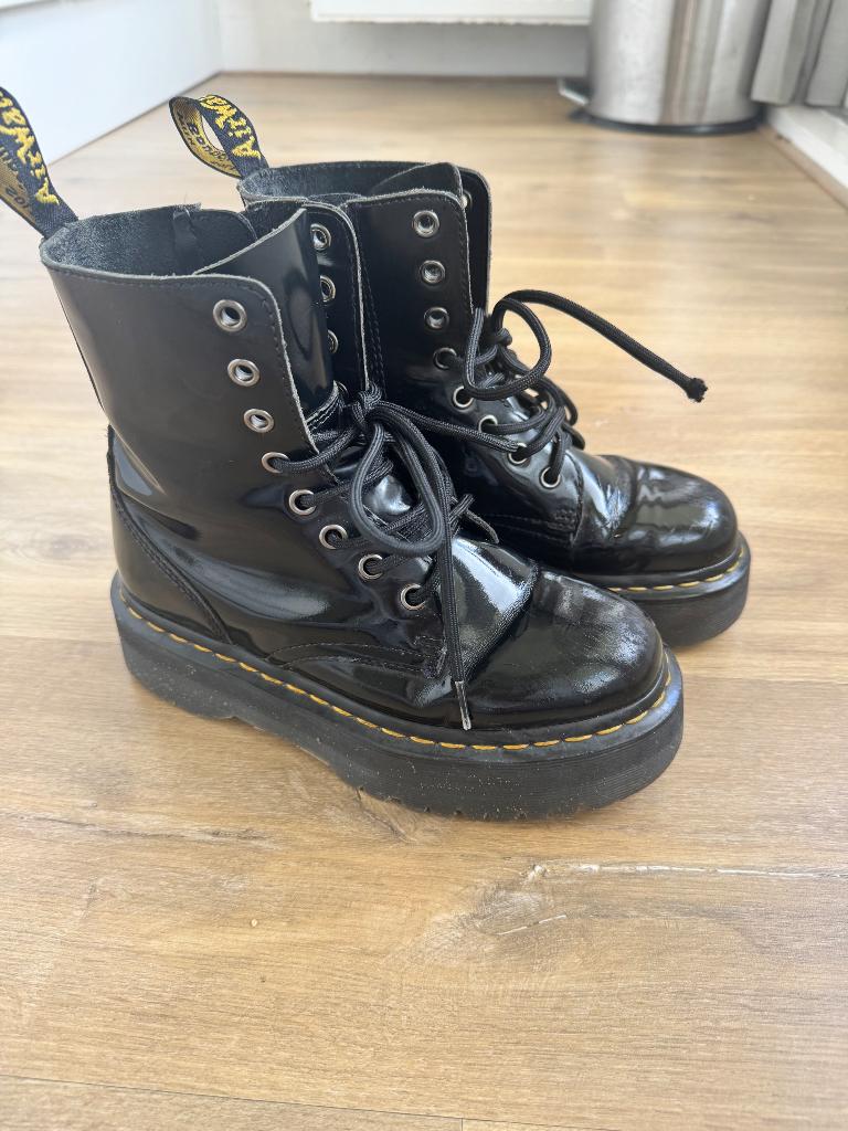 Dr Martens met plateau, Kleding | Dames, Schoenen, Zwart, Lage of Enkellaarzen, Ophalen of Verzenden, Dr. Martens