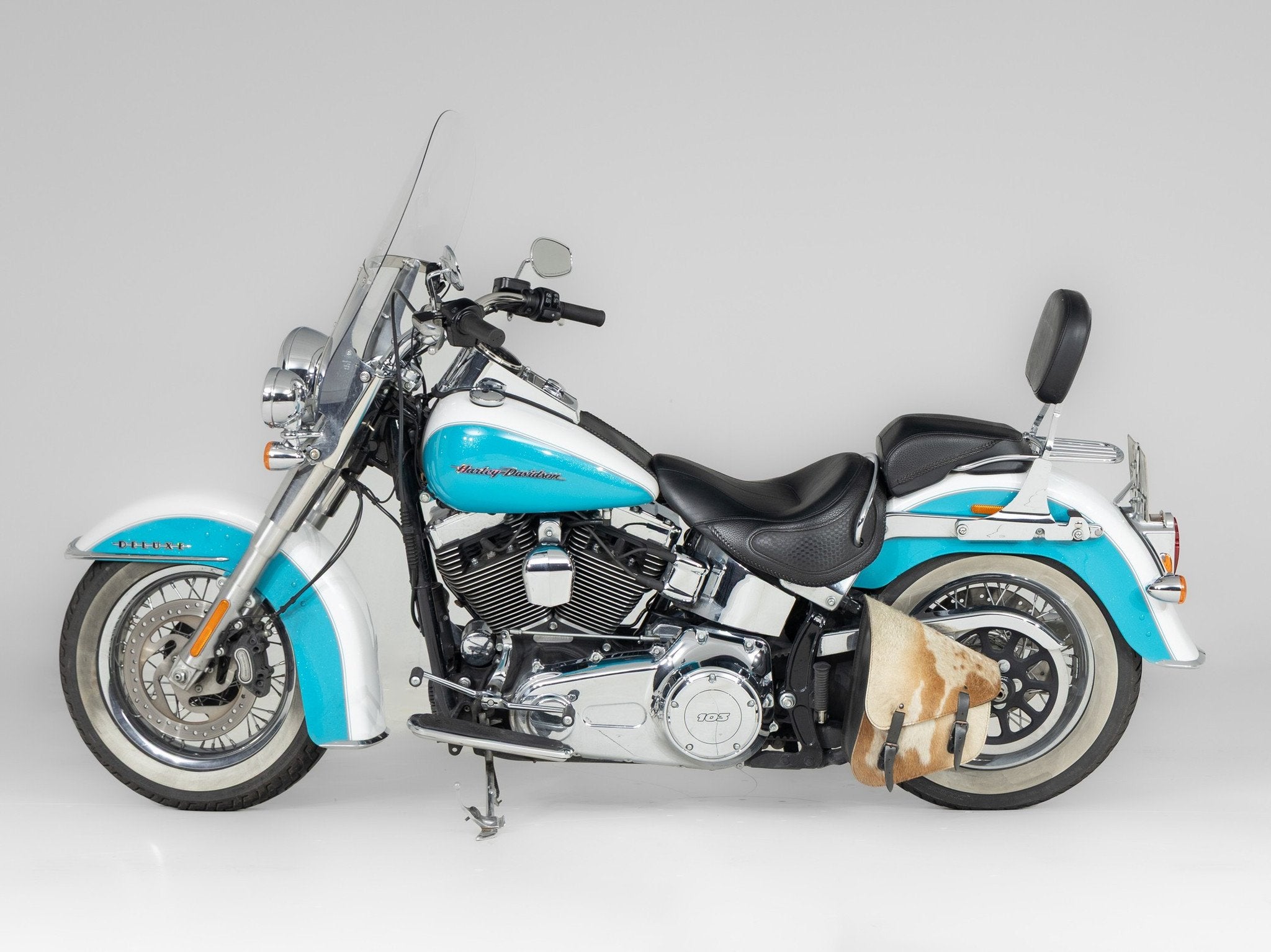 Harley-Davidson FLSTN103 Two-Tone (bj 2016), Bedrijf, Overig, Laan van Vredenoord 33
2289 DA  Rijswijk ZH, NL, ABS