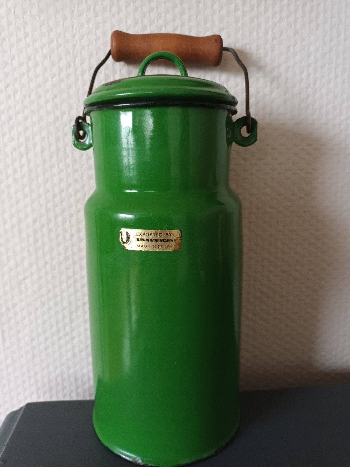 Vintage emaille melkbus, Ophalen