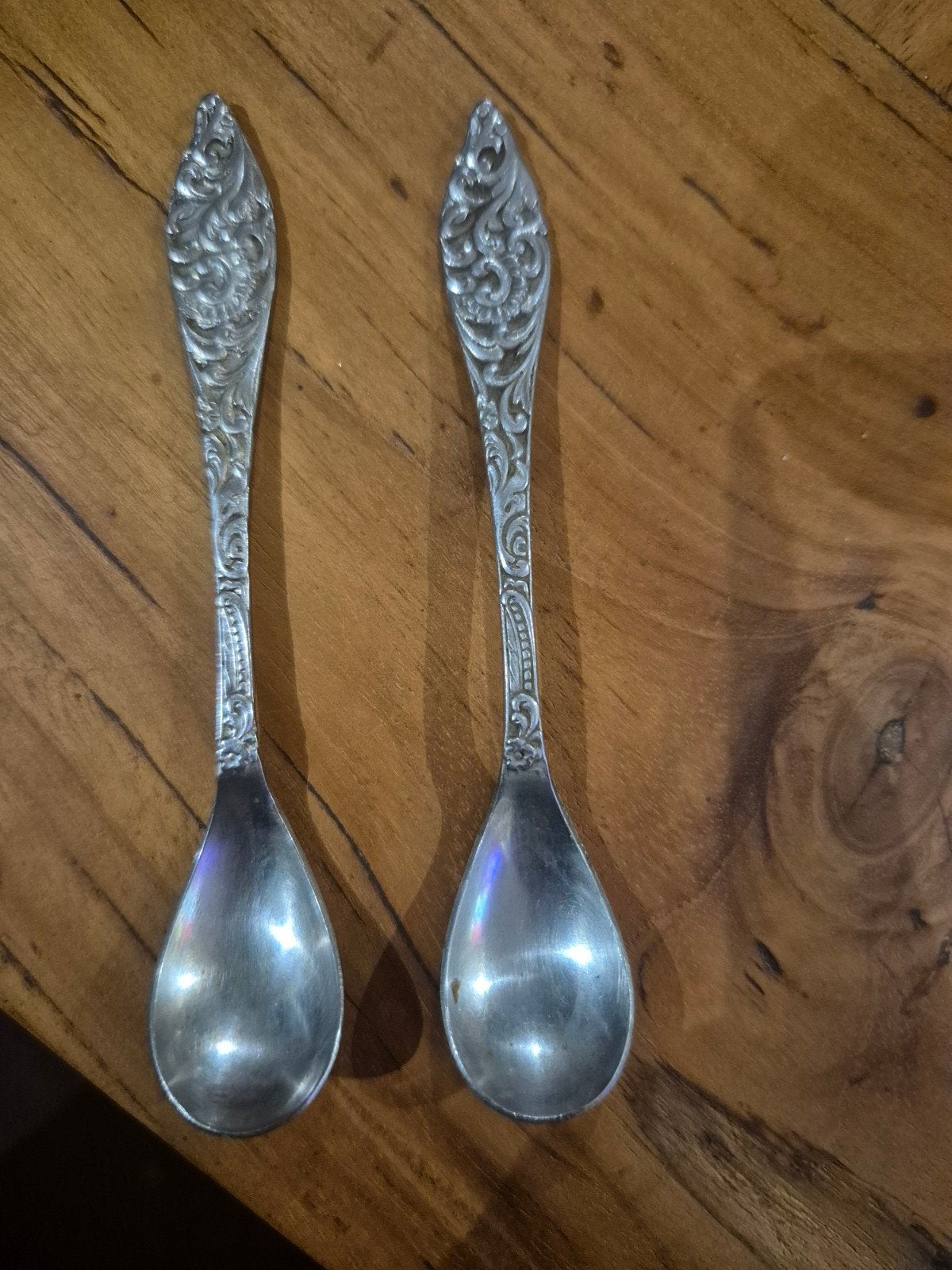 2 vintage sierlepeltjes Vlekvrij Massief – rijk gedecoreerd, Antiek en Kunst, Ophalen of Verzenden