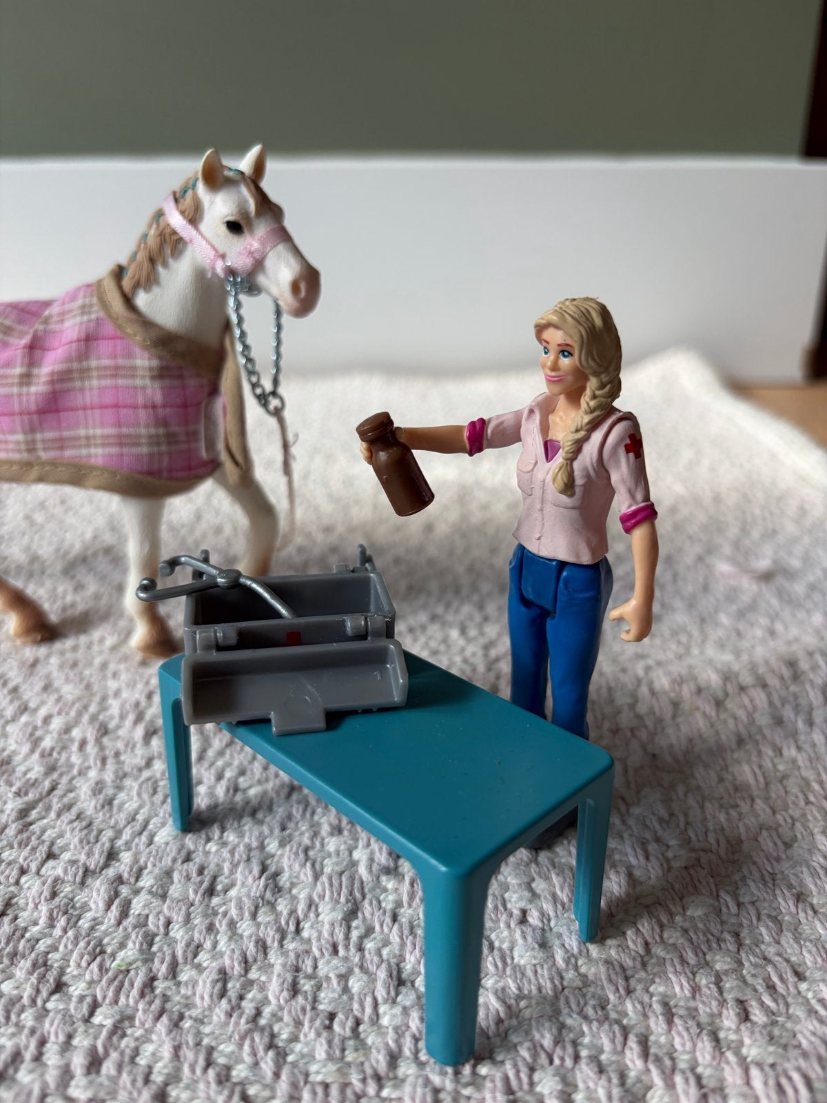 Schleich paard met dierenarts en accessoires, Ophalen of Verzenden, Gebruikt
