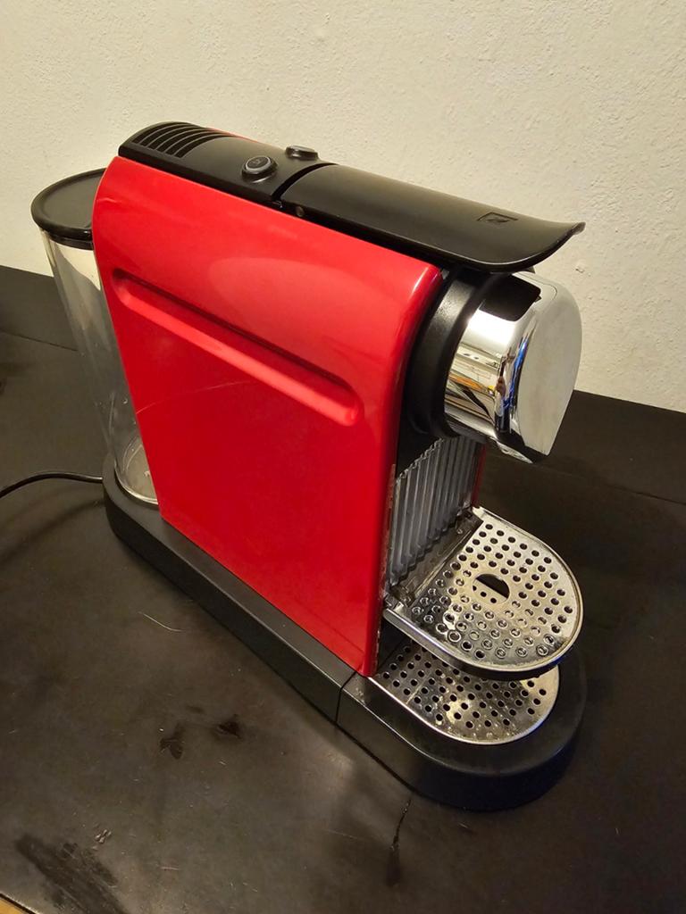 Nespresso Citz krups koffiemachine, Koffiemachine, Ophalen of Verzenden, Zo goed als nieuw, 4 tot 10 kopjes