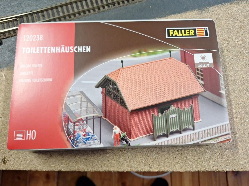 Faller 120238 Toilettenhäuschen H0 modelbouwkit, Ophalen of Verzenden, Nieuw, Brug, Tunnel of Gebouw, Overige merken