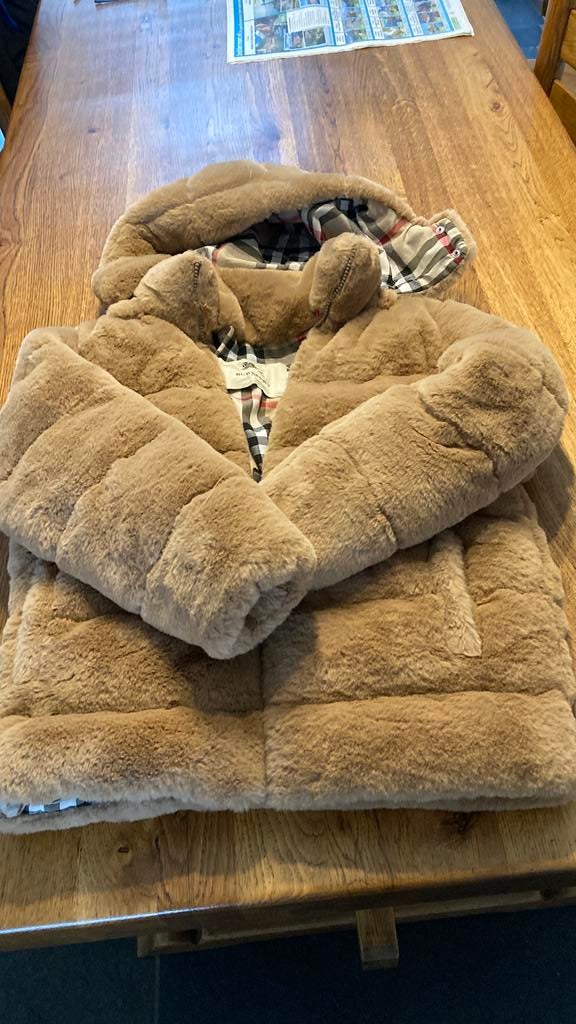 Winterjas maat 134/140, Kinderen en Baby's, Kinderkleding | Maat 134, Ophalen of Verzenden, Zo goed als nieuw, Meisje, Jas
