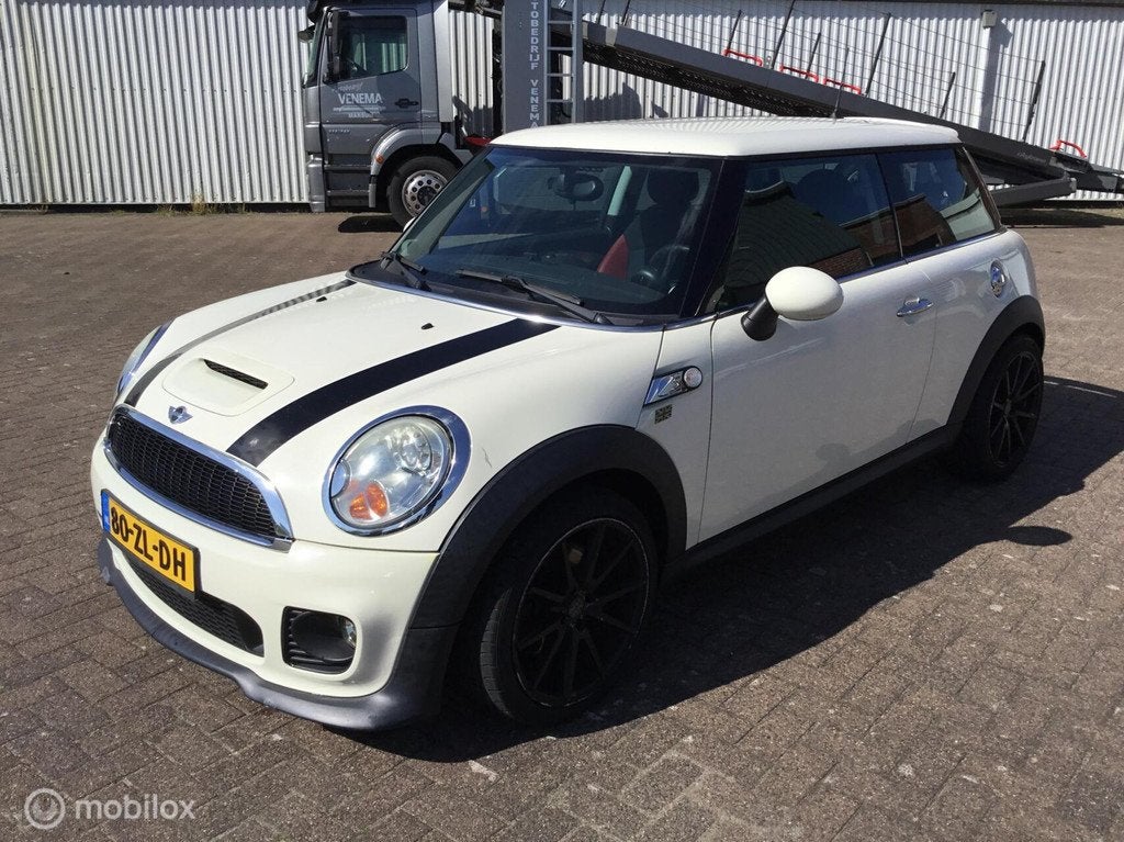 Mini Mini 1.6 Cooper S loopt goed APK/ koppeling set nieuw, Auto's, Mini, Bedrijf, Te koop, Cooper S, ABS, Airbags, Airconditioning