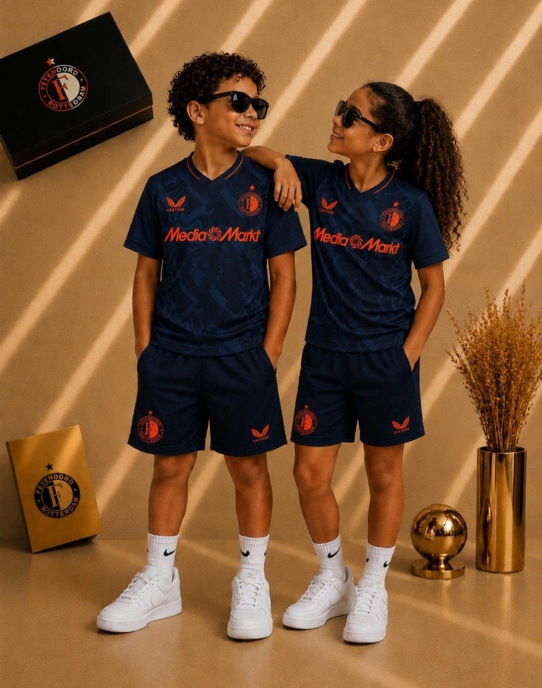 Nieuwe Feyenoord thuisshirts en pakjes voor kinderen, Verzenden, Nieuw, Feyenoord, Jongen of Meisje