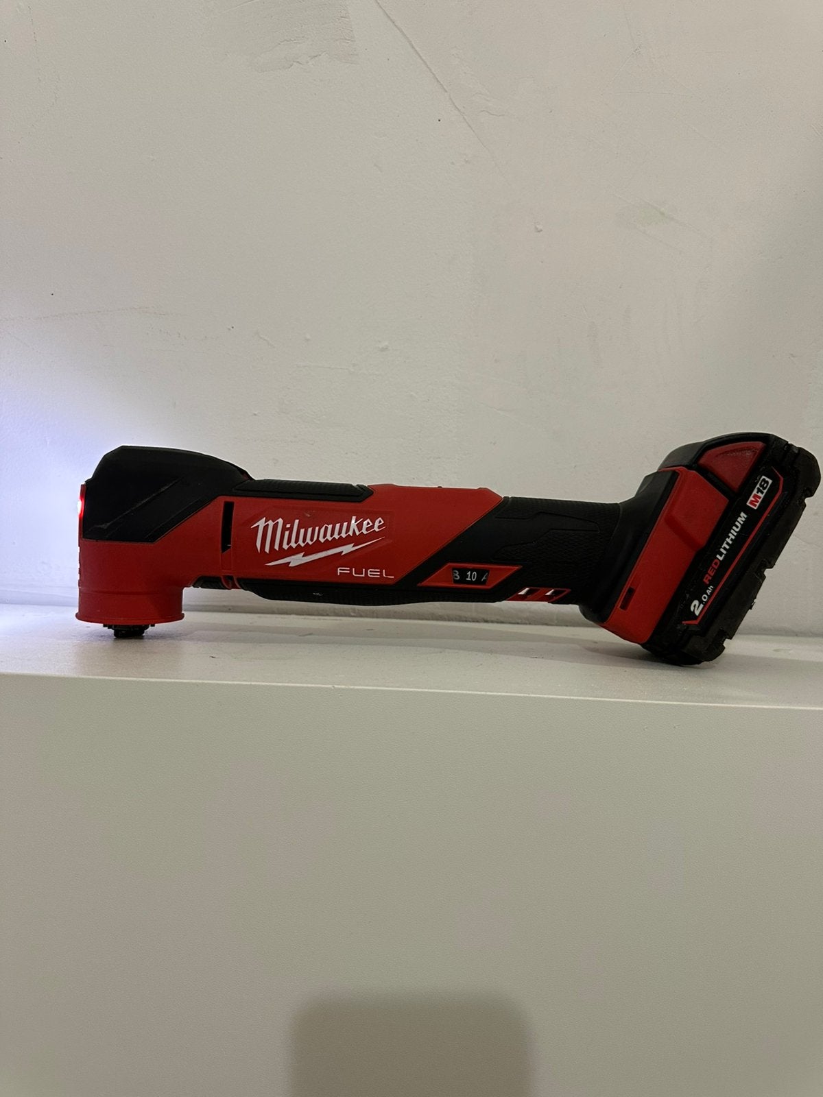 Milwaukee multitool, Ophalen, Zo goed als nieuw, Minder dan 700 watt, Haakse handslijpmachine
