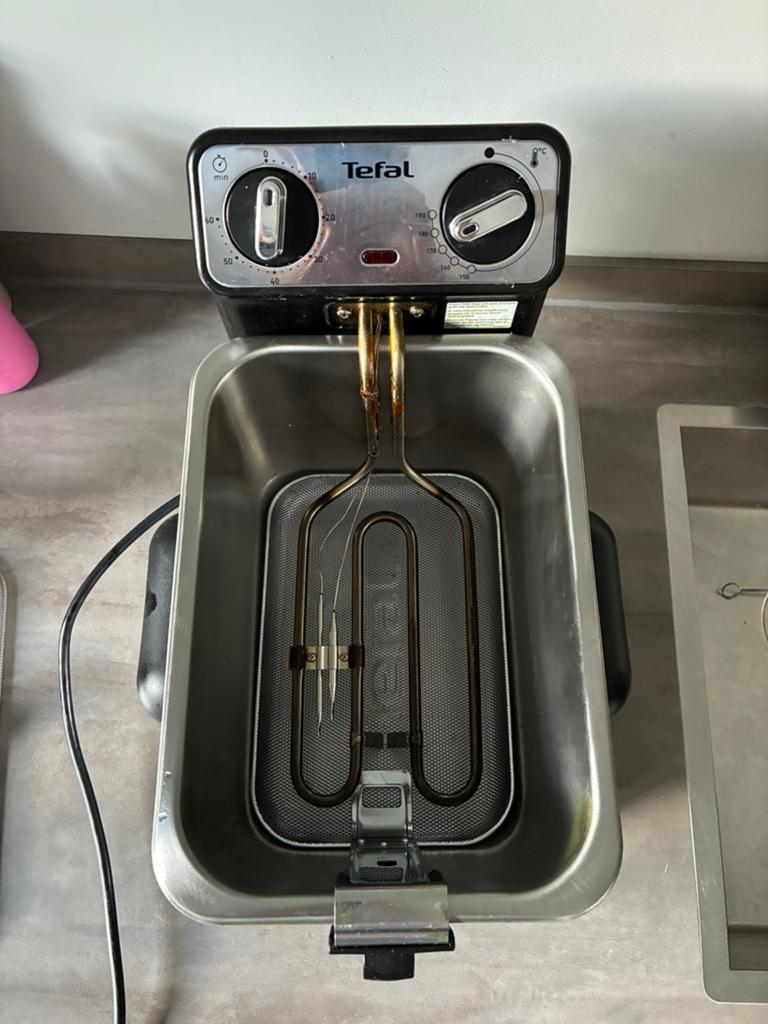 Tefal friteuse (4 liter), Witgoed en Apparatuur, Frituurpannen, 3 tot 4 liter, Ophalen, Zo goed als nieuw, Uitneembare binnenpan