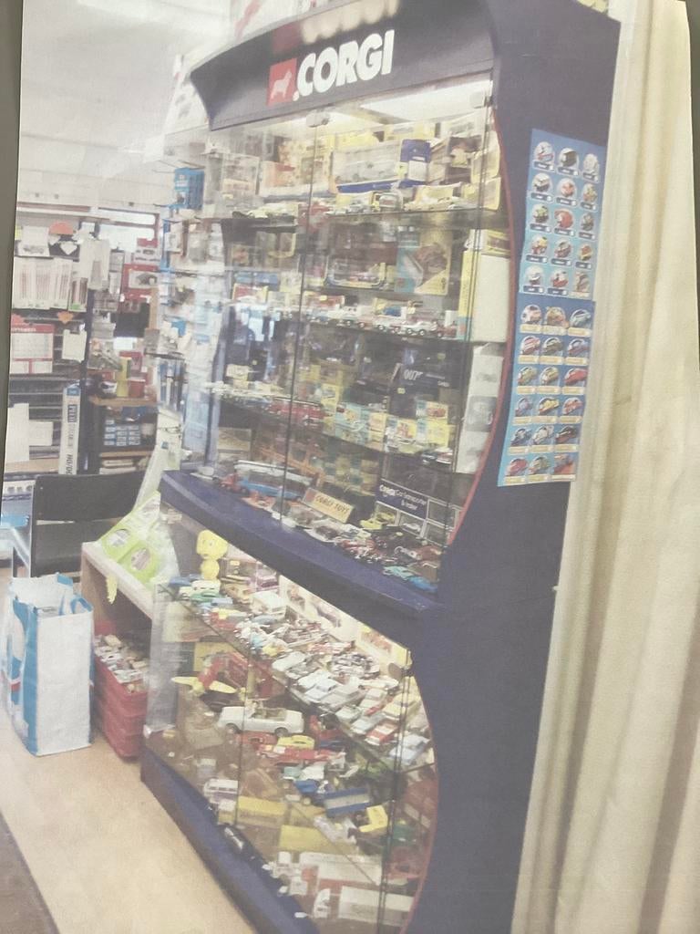 Corgi vitrine kast voor modelauto’s, Ophalen, Gebruikt, 100 tot 150 cm, 200 cm of meer